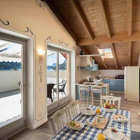 Attico Con Vista Sul Lago E Montagne A Молвена Екстериор снимка