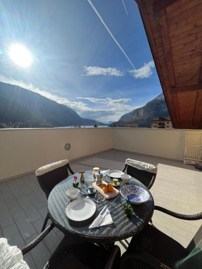 Attico Con Vista Sul Lago E Montagne A Молвена Екстериор снимка