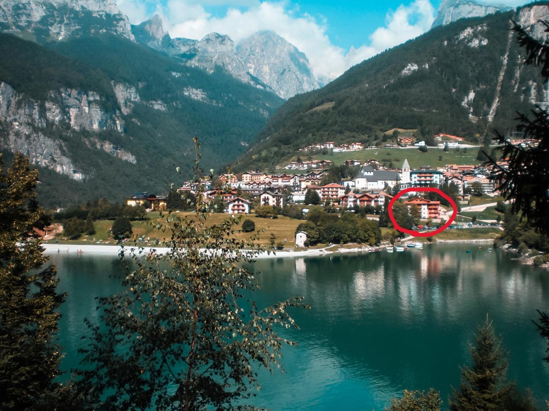 Attico Con Vista Sul Lago E Montagne A Молвена Екстериор снимка